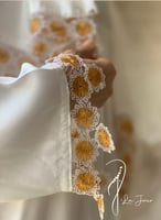 شرشف صلاة اويا لف مفتوح اوف وايت مع اصفر و الطرحة...