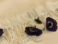 طرحة بكروشيه اويا تركي ورد ابيض و بنفسجي غامق