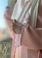 شرشف صلاة وردي لف اويا تركي و الطرحة مثبتة .