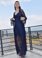 قميص نوم وروب كحلي حرير و دانتيل