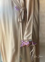 شرشف صلاة لف بيج مزين بالكروشي اليدوي و الطرحة مثب...