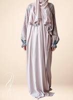 شرشف صلاة لف رسم باتيك وردي و كحلي الطرحة مثبتة