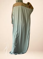 شرشف صلاة باتيك لف مفتوح اخضر منقوش و الطرحة مثبتة...