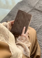 شرشف مرد لف بني دانتيل خربزي طرحة مثبتة