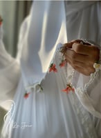 شرشف صلاة لف ابيض بالكروشبه و الورد الاويا و الطرح...