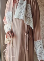 شرشف صلاة لف قطن بارد باج مزين بالدنتيل الأبيض من...