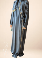 شرشف صلاة لف زيتي على رمادي بالكروشيه و الورد الاب...