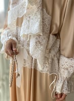 شرشف صلاة سستة دانتيل حزام بيج من لاجور