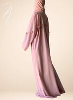 114002 شرشف صلاة سستة وردي مزين بالكروشيه حلزون يد...