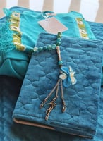 شرشف صلاة لف أزرق فيروزي مزين اويا يدوي أخضر وفيرو...