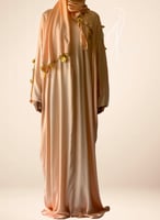 شرشف صلاة سحاب خربزي كروشيه يدوي و الطرحة مثبتة.