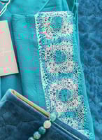 شرشف صلاة لف أزرق فيروزي مزين اويا يدوي أبيض و فير...