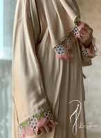 شرشف صلاة بيج ستان اويا لف و الطرحة مثبتة.