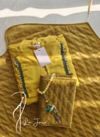 شرشف صلاة لف أصفر كموني بالكروشيه و الورد الاويا