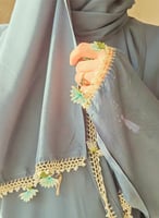 شرشف صلاة لف زيتي على رمادي بالكروشيه و ورد اويا خ...