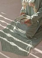 شرشف صلاة لف أخضر مزين بأويا يدوي مميز من لاجور