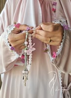 شرشف صلاة لف وردي فاتح اويا الورد ابيض ووردي