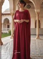 ثوب كاب أحمر مطرز