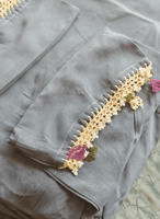 شرشف صلاة لف ازرق بالكروشيه و الورد موف و الاخضر ا...