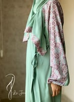 شرشف صلاة رسم باتيك لف اخضر و بنفسجي و الطرحة مثبت...