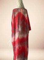 شرشف صلاة لف مرد منقوش احمر و الطرحة مثبتة.