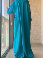 شرشف مرد لف ازرق مع دونتيل فوشي و الطرحة منفصلة.