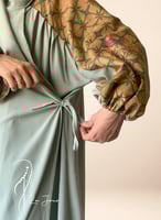 شرشف صلاة باتيك لف مفتوح اخضر منقوش و الطرحة مثبتة...