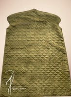 سجادة زيتي قطيفة