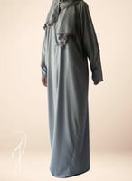 شرشف صلاة سستة ازرق على رمادي مزين بالكروشبه الفاخ...