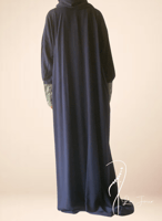 شرشف صلاة سحاب ازرق غامق كحلي و الطرحة مثبتة.