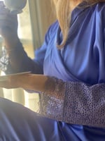 بيجامة حرير ازرق درابيه