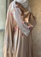 شرشف صلاة سستة بيج فاتح كروشيه يدويطرحة منفصلة