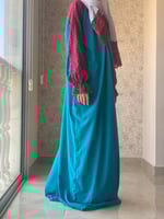 شرشف مرد لف ازرق مع دونتيل فوشي و الطرحة منفصلة.