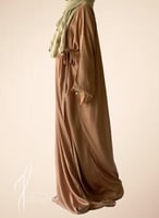 شرشف صلاة بيج على بني اويا لف طرحة متصلة بيج