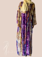 شرشف صلاة لف مرد بنفسجي تاي اند داي و الطرحة مثبتة...