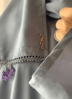 شرشف صلاة سستة ازرق على رمادي مزين بالكروشبه الفاخ...