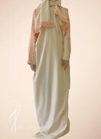 شرشف صلاة لف جبير خربزي و الطرحة مثبتة .