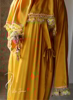 شرشف صلاة لف اصفر مزين بأويا ورد يدوي من لاجور