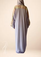 226003 شرشف صلاة رسم باتيك لف موف و الطرحة مثبتة .