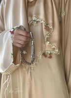 شرشف صلاة بيج سستة مزين بالكروشيه و الورد الاويا