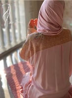 224004 شرشف صلاة رسم باتيك لف وردي واصفر الطرحة مث...