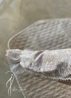 شرشف مرد بيج على موف دانتيل طرحة متصلة بيج