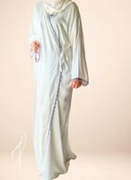 شرشف صلاة لف ابيض ستان مزين بالورد الاويا الموف ال...