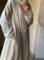 ثوب حج وعمرة بيج قطني لينين مطرز