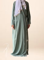 شرشف صلاة لف زيتي اخضر كروشيه يدوي و الطرحة مثبتة