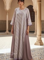 ثوب بنفسجي نقشة باتيك من لاجور حق رمضان