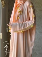 شرشف صلاة سحاب خربزي كروشيه يدوي و الطرحة مثبتة.