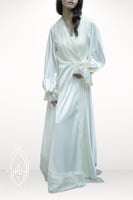 قميص نوم وروب (متوفر بعدة ألوان) مزين بالدانتيل