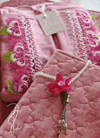 شرشف صلاة لف وردي مزين بالاويا بنك و أخضر من لاجور