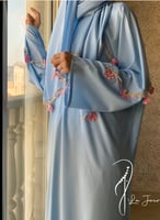 113006 شرشف صلاة سستة ازرق سماوي مزين بالكروشيه حل...